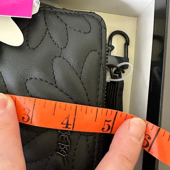 Betsey Johnson Black Quilted Flower Wallet Wristlet 8X4.5” K120 - Picture 7 of 7